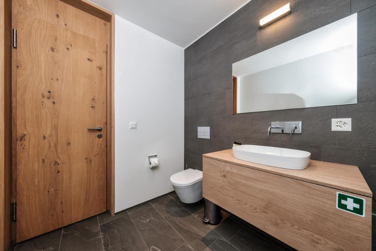 Luxury Panorama Apartment With Alpengold Spa Access Davos Bagian luar foto